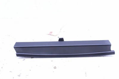 2006-2010 宝马 M5 右四分之一车窗灯罩原始设备制造商二手 — 第 1/4 张图片