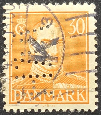 Dinamarca #Mi273 MNH 1943 Rey Cristiano X - W. H. PERFIN - Sello Foto 1 de 3