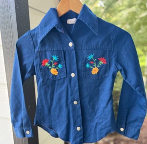 Vintage 1970s Hand Embroidered Growing Girl Floral Button Up Girls Shirt 7 - Picture 1 of 12