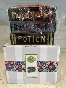 Scentsy Under My Spell Wachs volle Größe Wärmer Stapel Bücher Neu im Karton - Bild 1 von 6