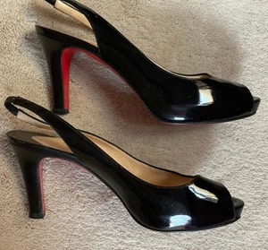 Christian Louboutin Negro Patente Punta abierta Eslinga Trasera Zapatos de salón Talla 38.5 - Imagen 1 de 5