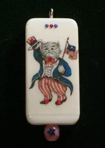 4th OF JULY - YANKEE DOODLE CAT - VINTAGE STYLE PENDANT WITH SWAROVSKI CRYSTALS - Picture 1 of 2