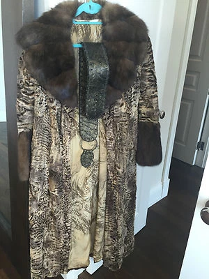 Casa de piel Vito Punto, Sable eslavo con abrigo de piel Swakara, talla IT40, EE. UU. talla 2 Foto 1 de 4