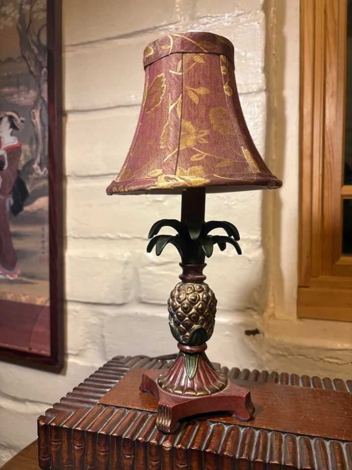 Lámpara de mesa elefante púrpura vintage MCM Hollywood Regency/jaula para pájaros azul blanco Foto 1 de 4