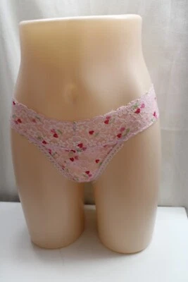 Lindas bragas Jessica Simpson rosa nailon floral encaje y corazones tiro bajo PEQUEÑAS Foto 1 de 4