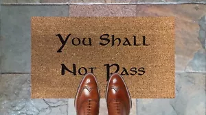 Gravierte Kokos Türmatte You Shall Not Pass 40 cm x 70 cm Innenkokos - Bild 1 von 3