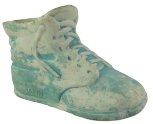Antigua estatuilla de zapato de bebé de cerámica azul miniatura vintage años 20 hecha en Japón - Imagen 1 de 10