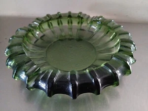 Vintage Sunburst Ashtray Medium Green Glass 7.5" Mid Century Modern - Picture 1 of 4