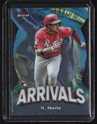 2024 TOPPS FINEST NOELVI MARTE #A-10 ARRIVALS BLUE REFRACTOR DIE CUT - Image 1 of 2