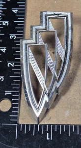 BUICK CIRCA '70S FRONT EMBLEM 1236766 {5852) - Picture 1 of 9