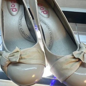 Palace synthetisches/Textil Obermaterial Pop Komfort gepolsterte Schuhe 8,5 W beige Schleife Stil - Bild 1 von 12