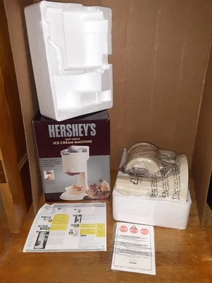 HERSHEY'S SOFT SERVE ICE CREAM MACHINE CREATE 1 QUART OF HOMEMADE ICE CREAM - Image 1 of 3
