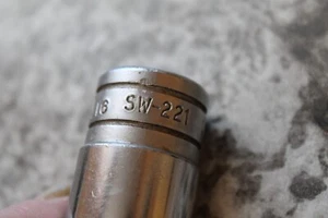 Snap-on 1/2" Drive SAE 11/16" Flank Drive 12-Point Shallow Socket SW221 - Picture 1 of 6