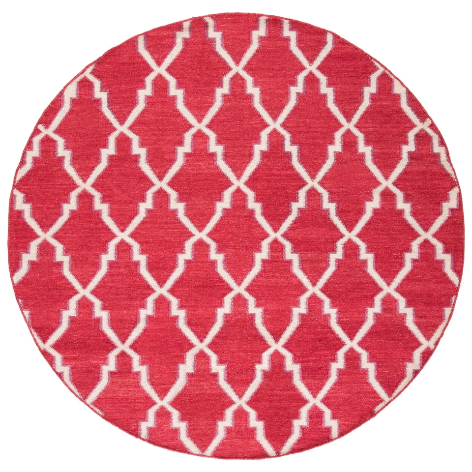 SAFAVIEH Dhurries DHU564A Handwoven Red / Ivory Rug - Image 1 of 4