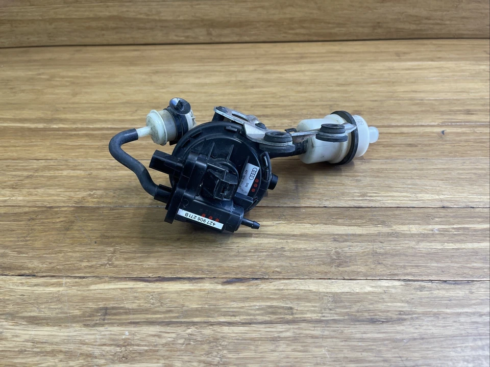 Bomba de inyección de aire secundaria Audi R8 Spyder 2008-2015 fabricante de equipos originales 34 k millas Foto 1 de 4