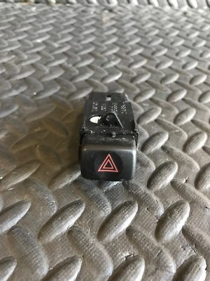 Interruttore Di Pericolo Lexus GS300 3.0 Anno 2002 153341 341-1N10 Originale - Immagine 1 di 4