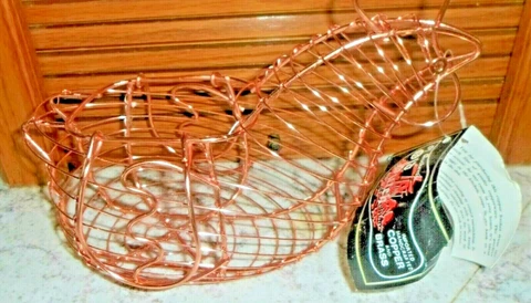 NEW W/TAG!!  OLD DUTCH COPPER WIRE BASKET W/HANDLES-VERY RARE!!!! Cover