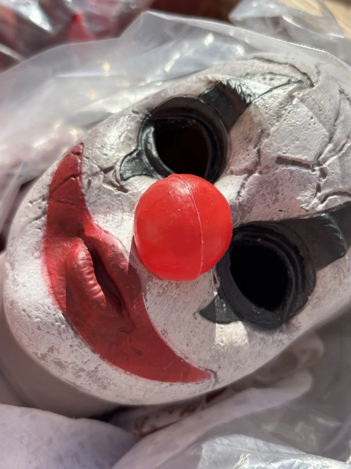 Decoración de Halloween payaso animado 28" Foto 1 de 4