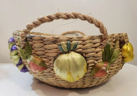 Vintage Hand Woven Seagrass/Straw/Wicker Basket with 3D Fruit Design Cover