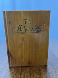 Sacra Bibbia Scatole Legno Gesù 9,5" x 7" Cedro - Foto 1 di 12