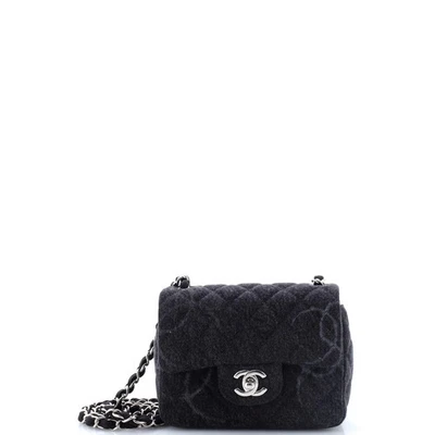 Bolsa Chanel quadrada clássica aba única acolchoada CC estampada denim mini - Imagem 1 de 4