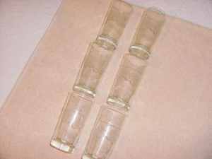 6 vasos de agua grabados John Deere JD4758 3 modelos D, 3 Waterloo Boy raros como nuevos en caja - Imagen 1 de 12