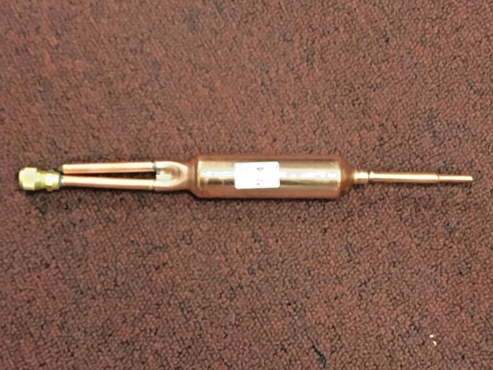 Secador de cobre para sistemas de tubos de tapa con accesorio de acceso, refrigeradores, congeladores Foto 1 de 1