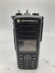 Motorola XPR7550e AAH56RDN9RA1AN UHF Portable Two Way Radio - SCREEN DAMAGE - Zdjęcie 1 z 6