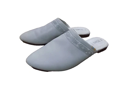 Toms Shoes Size 6 Wide Jutti Soft Gray Slip On Flats Mules Embossed Trim EUC - Image 1 of 4