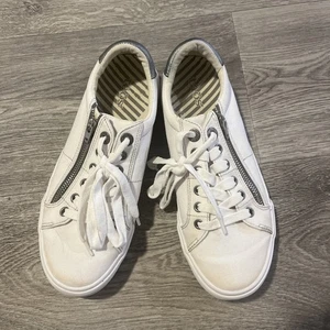 TAOS Women's Z Soul White Canvas Low Top Zip Comfort Sneakers ZSL-1372 Size 8.5 - Picture 1 of 9