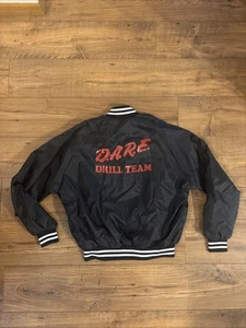Vintage D.A.R.E Drill Team to resist drugs Herren Bomberjacke Gr. Large/XL - Bild 1 von 10