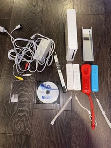 Nintendo Wii System Weiß Konsole RVL-001 mit Fernbedienungen, Wii Sports & Resort GETESTET - Bild 1 von 1