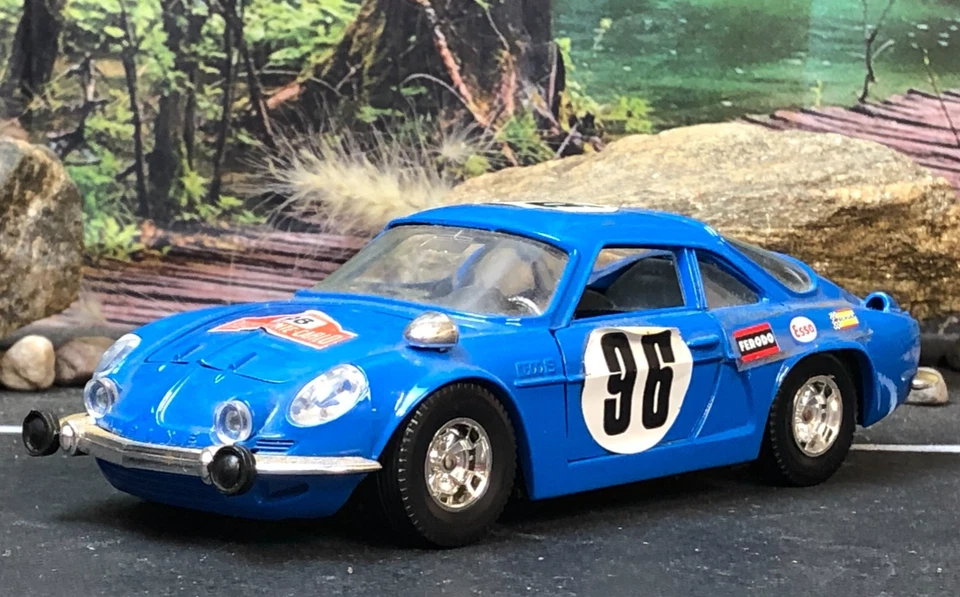 Imperfect 1:24 Diecast Burago Italy ALPINE RENAULT RALLYE MONTE-CARLO #96 No Box - Image 1 of 4