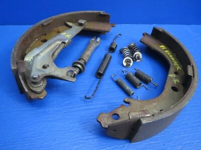 Toyota 4runner 1998 V6. RH RR TAMBOR TRASERO DERECHO ZAPATA DE FRENO AJUSTADOR RESORTE OEM B17 Foto 1 de 4