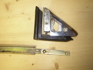 Mercedes W107 Chrom Dreieck 1077250730 + Führungsschiene 1077200315 links - Bild 1 von 12