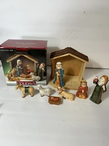 Home for the Holidays Nativity Set Joseph Mary Baby Jesus Animals & Stable - Picture 1 of 6
