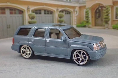 2da generación 2002-2006 Cadillac Escalade 5,3 L LM7 V8 SUV de lujo escala 1/64 edición limitada K Foto 1 de 4