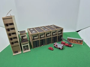 Scala N Vollmer 7909 Vigili del Fuoco Comunale + Auto + Figurine Raccolta. - Foto 1 di 21