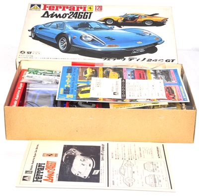 Raro kit modellino motorizzato vintage Aoshima Ferrari Dino 246GT 1/20 JPN fo... - Immagine 1 di 4