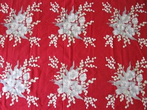 VINTAGE 50'S RED AND WHITE COTTON TABLECLOTH PUSSY WILLOWS AND FLOWERS 49X54 - Picture 1 of 8