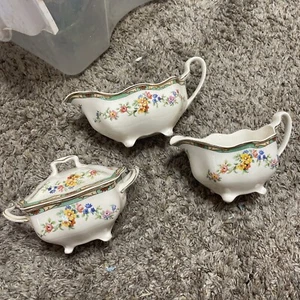 Johnson Brothers Pareek Enfield 8" Footed Green Edge Gravy Boat Creamer Sugar - Picture 1 of 8