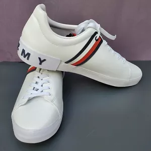 NEW - TOMMY HILFIGER Men RAMUS Sz 13M Lace Up White Sneakers Big Logo on Heel - Picture 1 of 13
