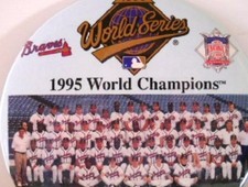 ATLANTA BRAVES 1995 WORLD SERIES CHAMPIONS TEAM PHOTO BUTTON WITH TOMAHAWK LOGO