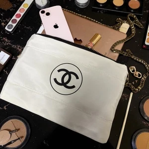 Pochette tampone Chanel - Foto 1 di 14