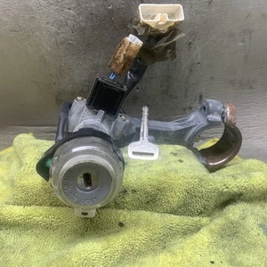 OEM 1992-96 Lexus ES300 Toyota Camry Ignition Switch and Key | 45020-33-1 - Picture 1 of 6