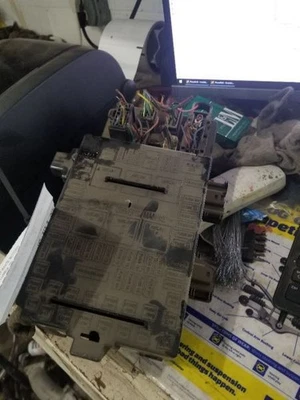 Motor de caja de fusibles compatible con 05-06 EXPEDITION 84758 Foto 1 de 3