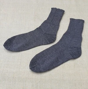 Gestrickte Socken 100% Wolle Größe UK 9-10 EU42-43 - Bild 1 von 1