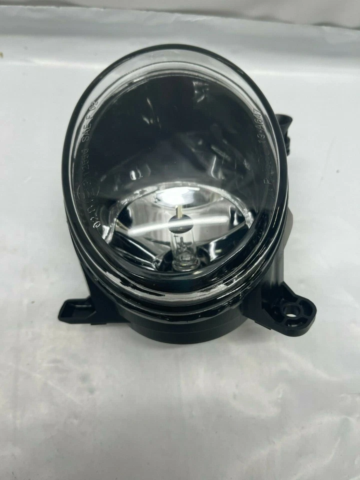 TYC-19-0647-00 Audi A4 Passenger Side Replacement Fog Light - New - Изображение 1 из 4