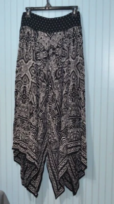 Women's Dressbarn Long Skirt Black White Paisley, Size Small, Stretchable - Image 1 of 4