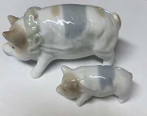 Porcelain Mama Pig And Piglet Figurines. Unknown Maker Excellent Preowned Cond. - Picture 1 of 6